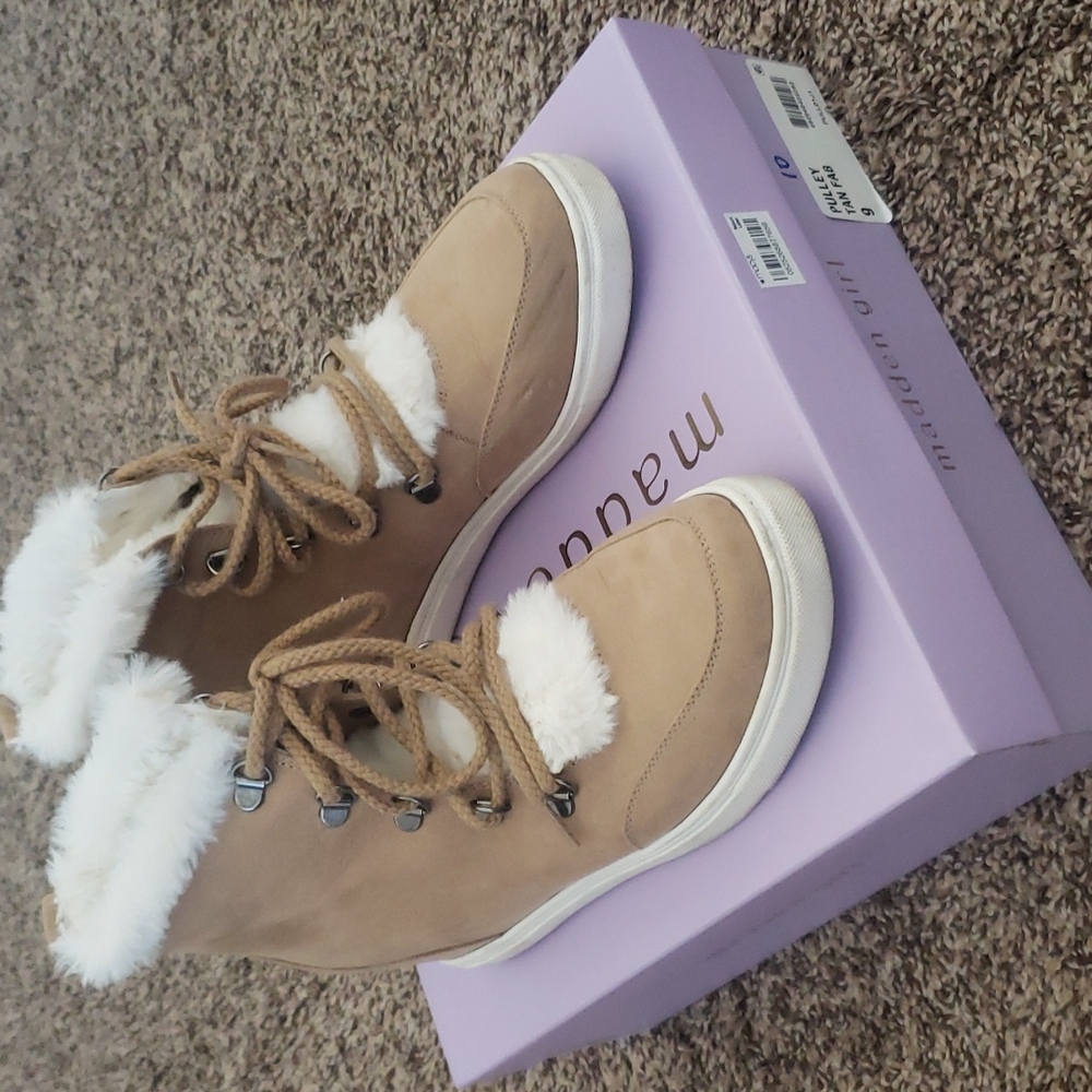 Madden Girl  Sz 9